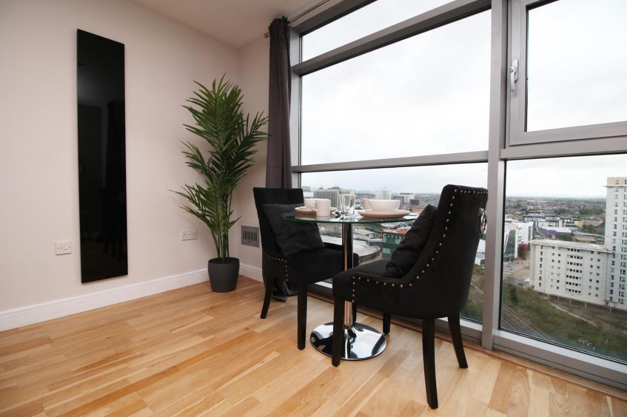 The View - Long Stay Offer - Modern Central Apartment And Parking By Cto Serviced Apartments Кардиф Екстериор снимка