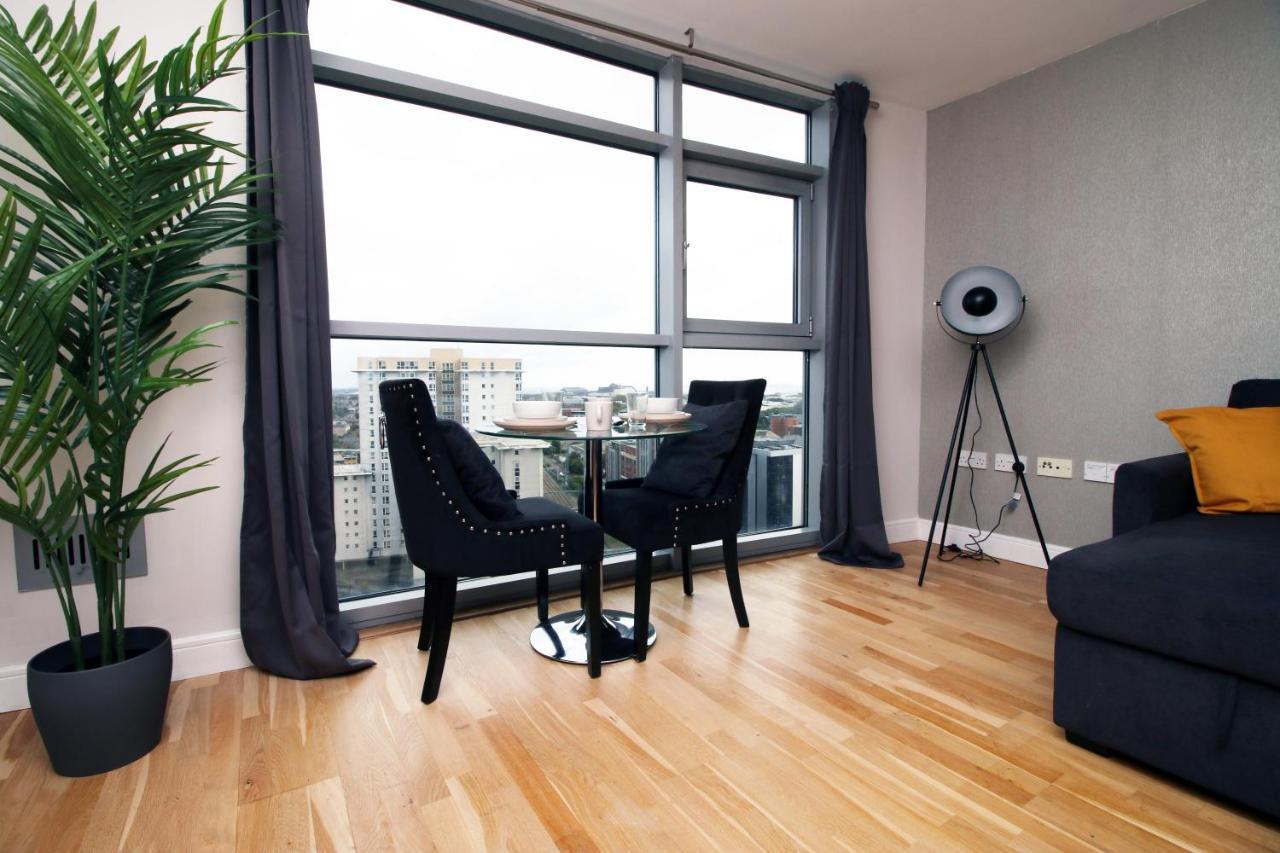 The View - Long Stay Offer - Modern Central Apartment And Parking By Cto Serviced Apartments Кардиф Екстериор снимка