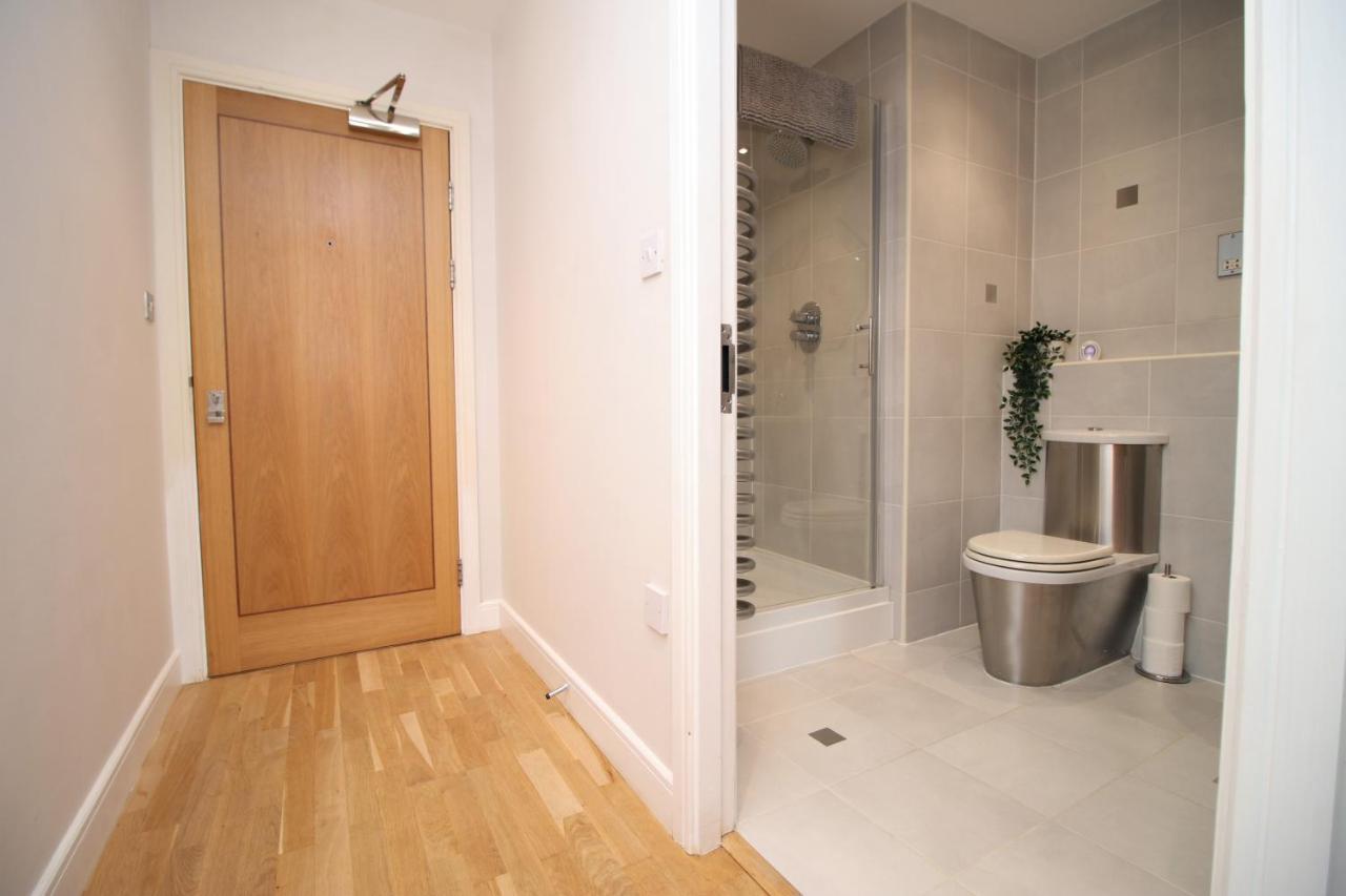 The View - Long Stay Offer - Modern Central Apartment And Parking By Cto Serviced Apartments Кардиф Екстериор снимка